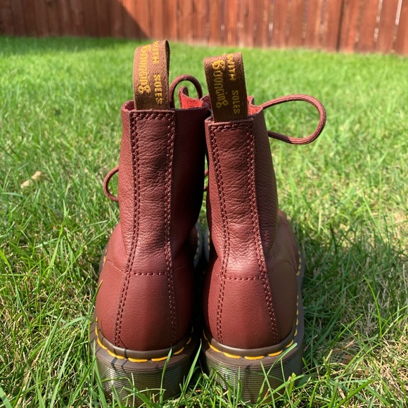 NEW Dr. Martens 1460 Pascal Virginia Leather Boots - Picture 3 of 7